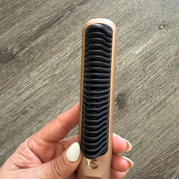 Rose Gold Hair Straightening Comb - Picture 6 of 7